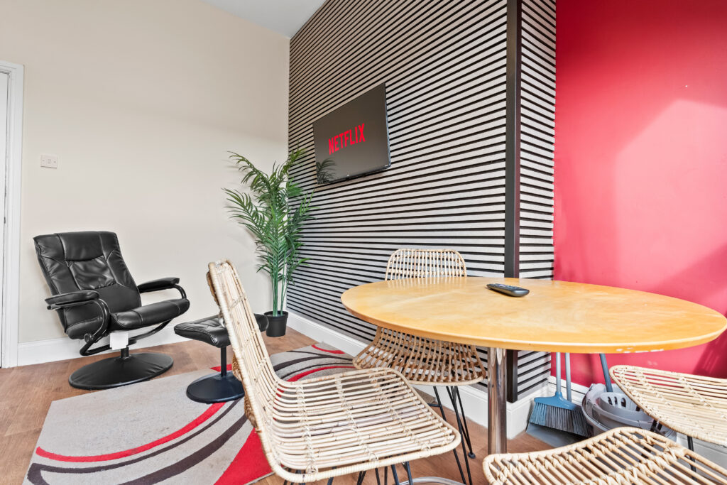 Flat 3, 133 Foxhall Road