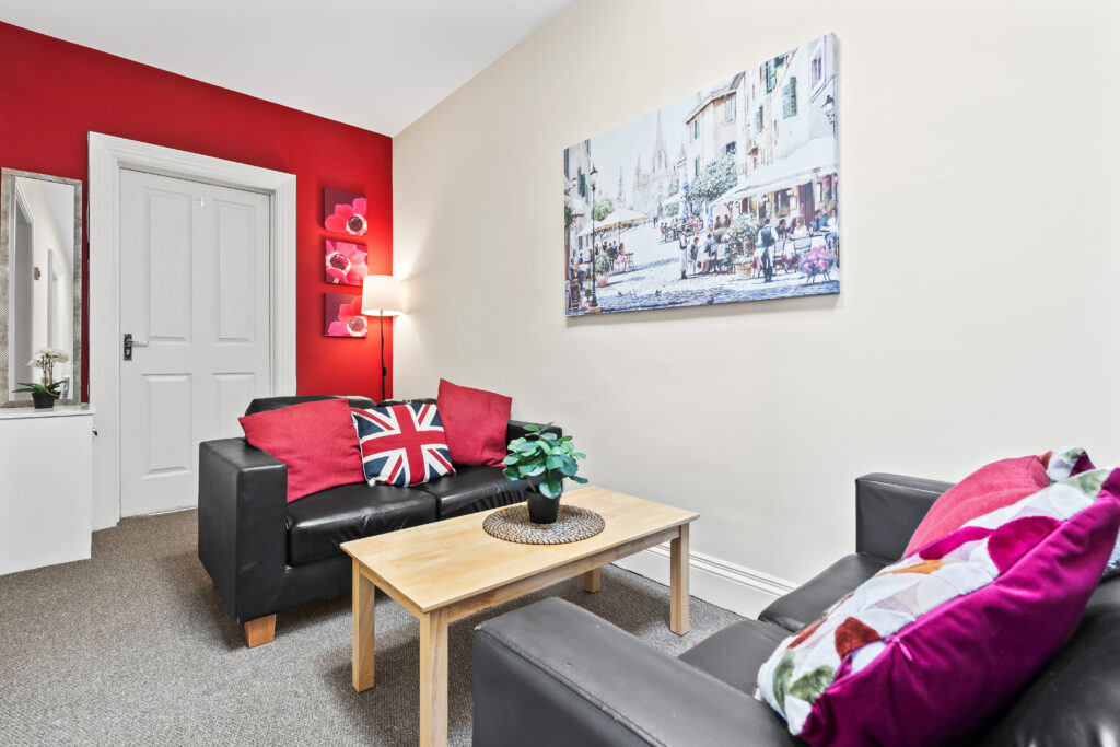 Flat 3, 133 Foxhall Road
