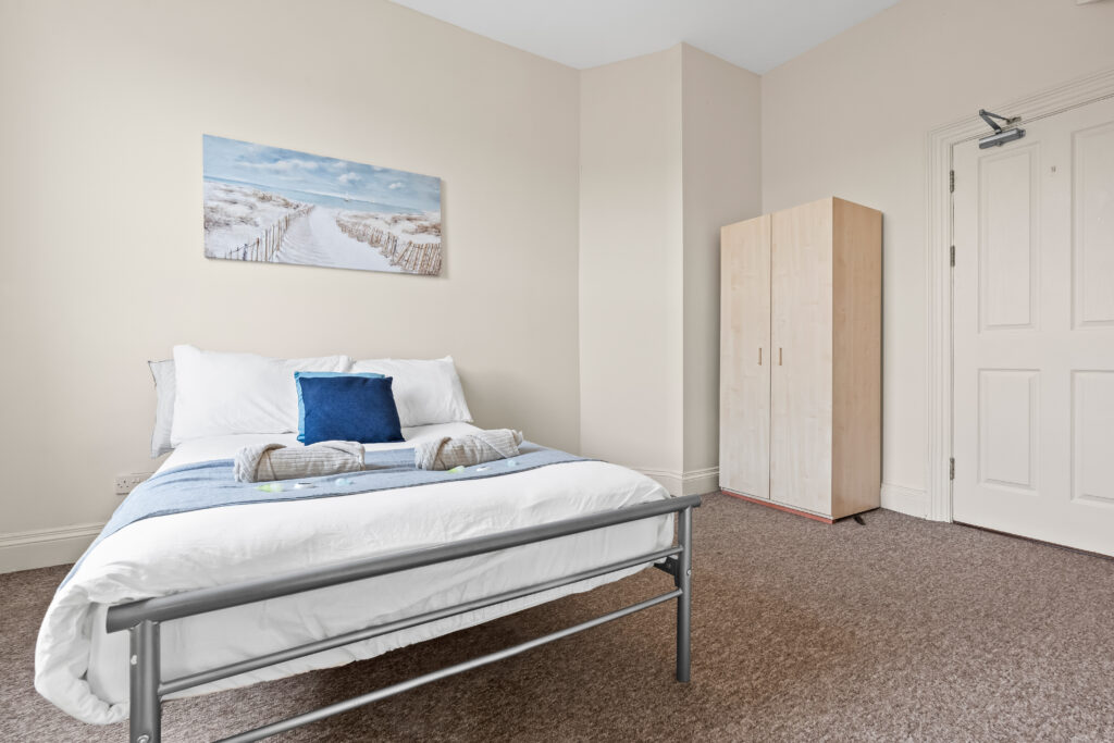 Flat 3, 133 Foxhall Road