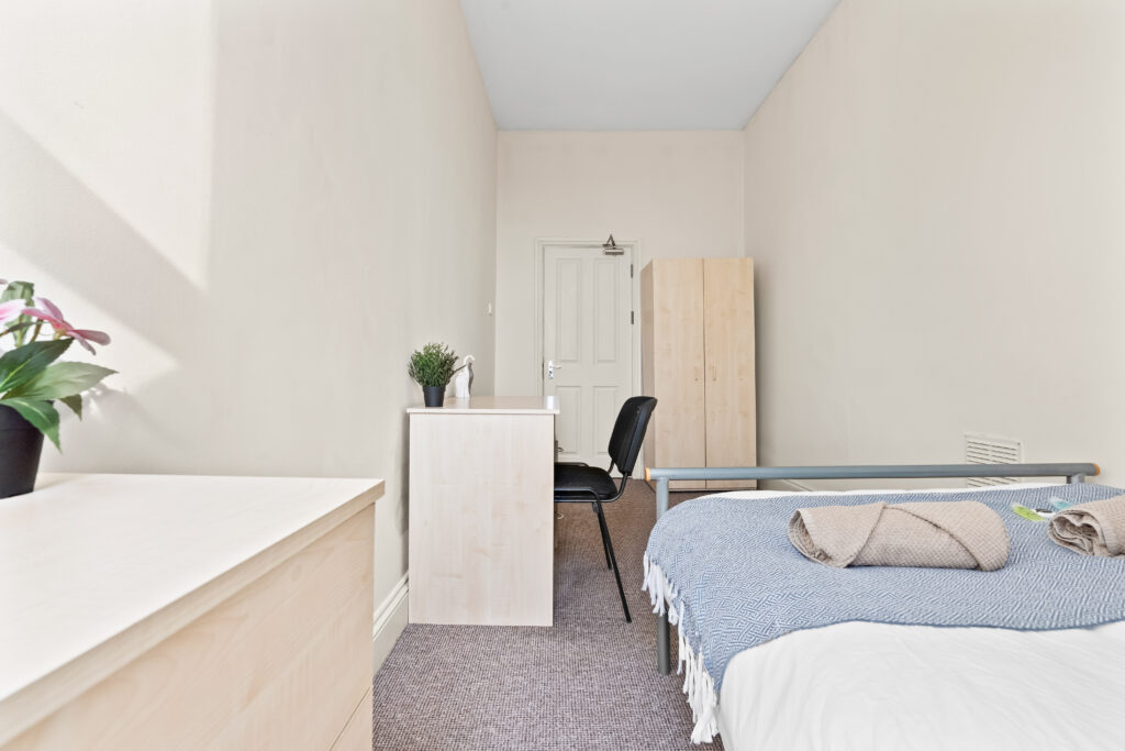 Flat 3, 133 Foxhall Road