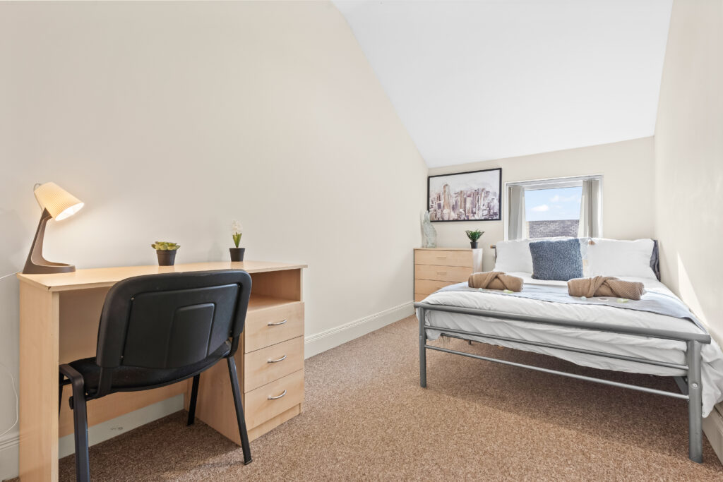 Flat 3, 133 Foxhall Road