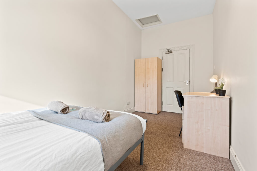 Flat 3, 133 Foxhall Road