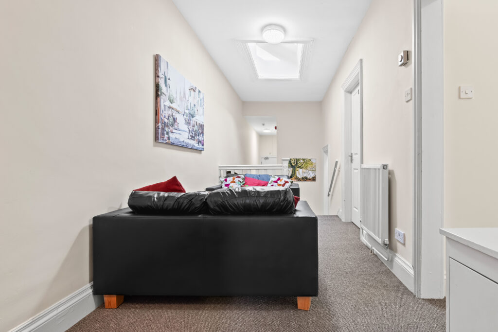 Flat 3, 133 Foxhall Road
